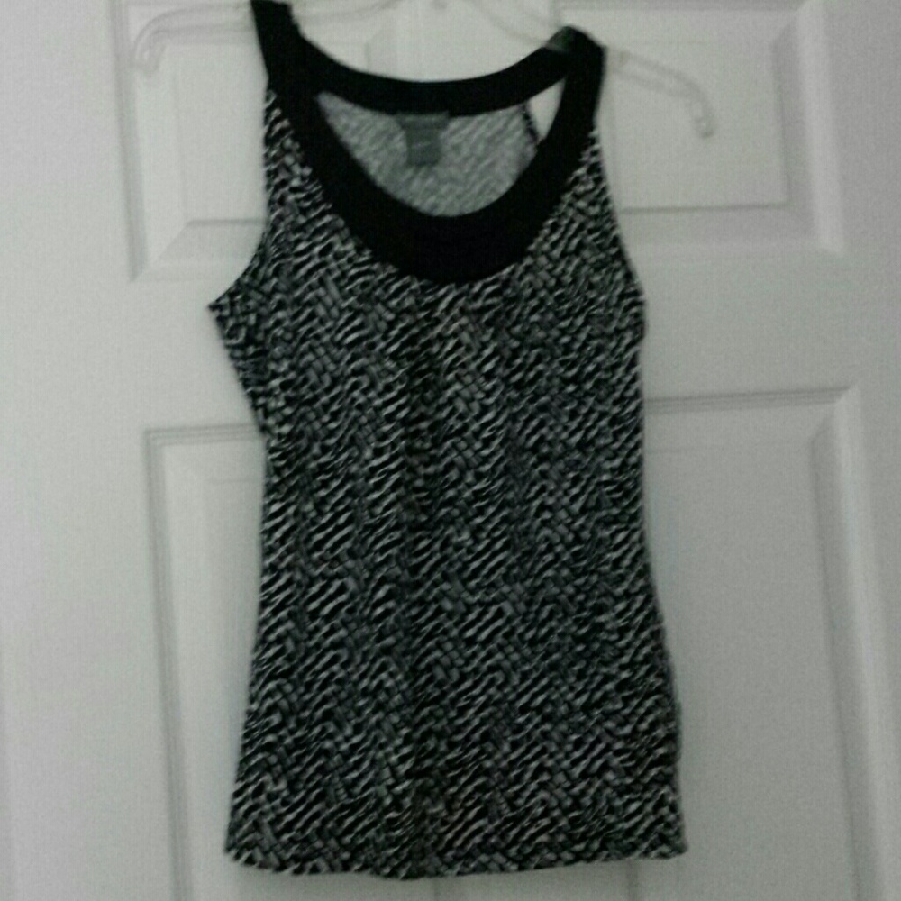 Black and white sleeveless top